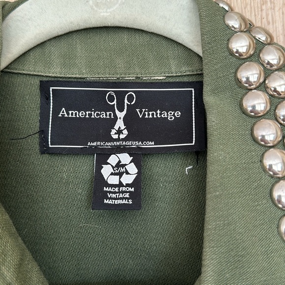 American Vintage Cropped Green Jacket with Silver Studs - Picture 4 of 5